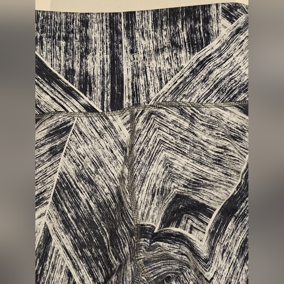 Lululemon leggings - Picture 4 of 4